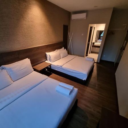 Miico Hotel @ Mount Austin Джохор-Бару Экстерьер фото