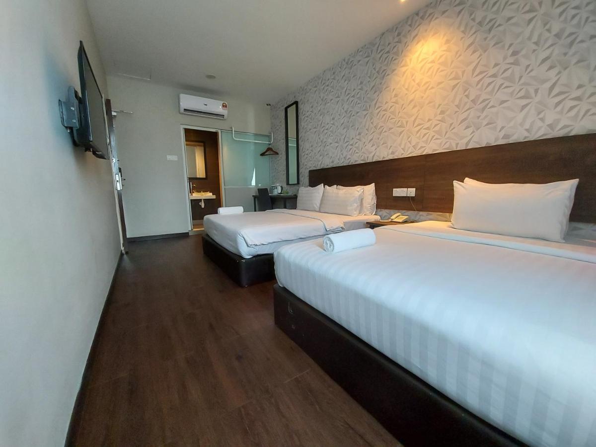 Miico Hotel @ Mount Austin Джохор-Бару Экстерьер фото
