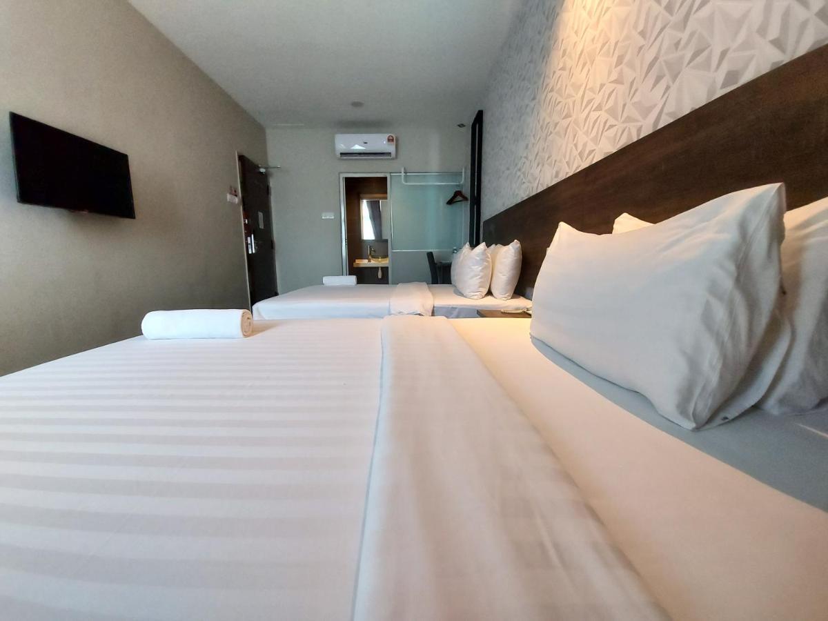 Miico Hotel @ Mount Austin Джохор-Бару Экстерьер фото