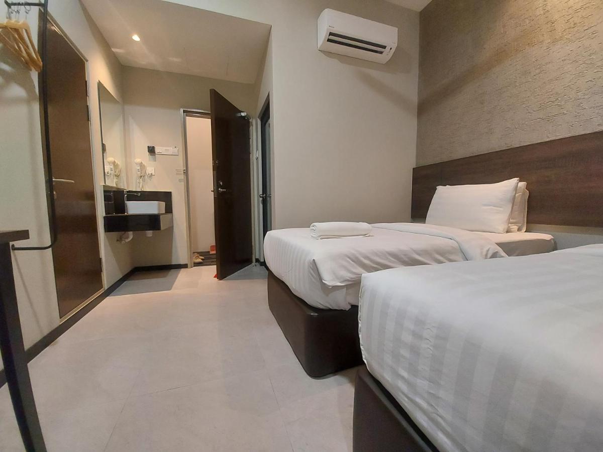 Miico Hotel @ Mount Austin Джохор-Бару Экстерьер фото