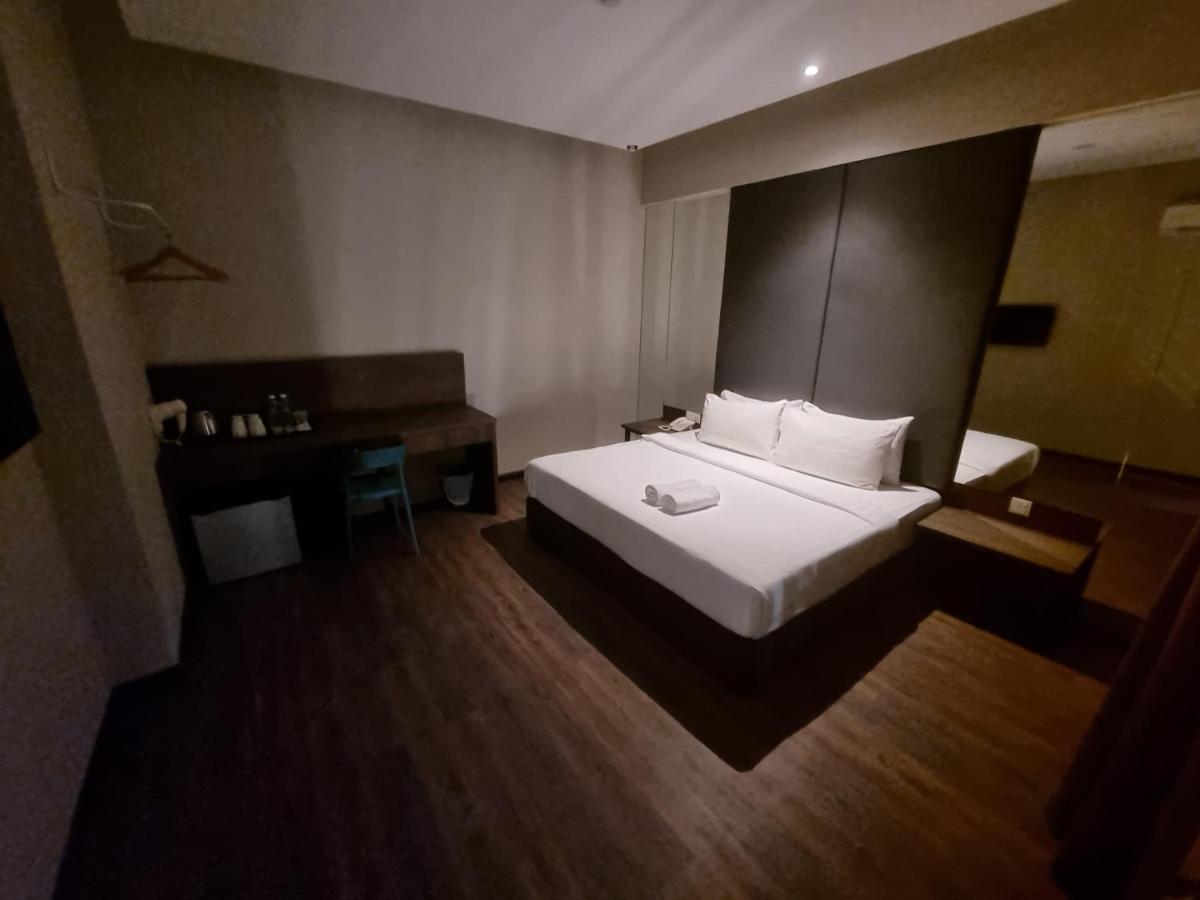 Miico Hotel @ Mount Austin Джохор-Бару Экстерьер фото