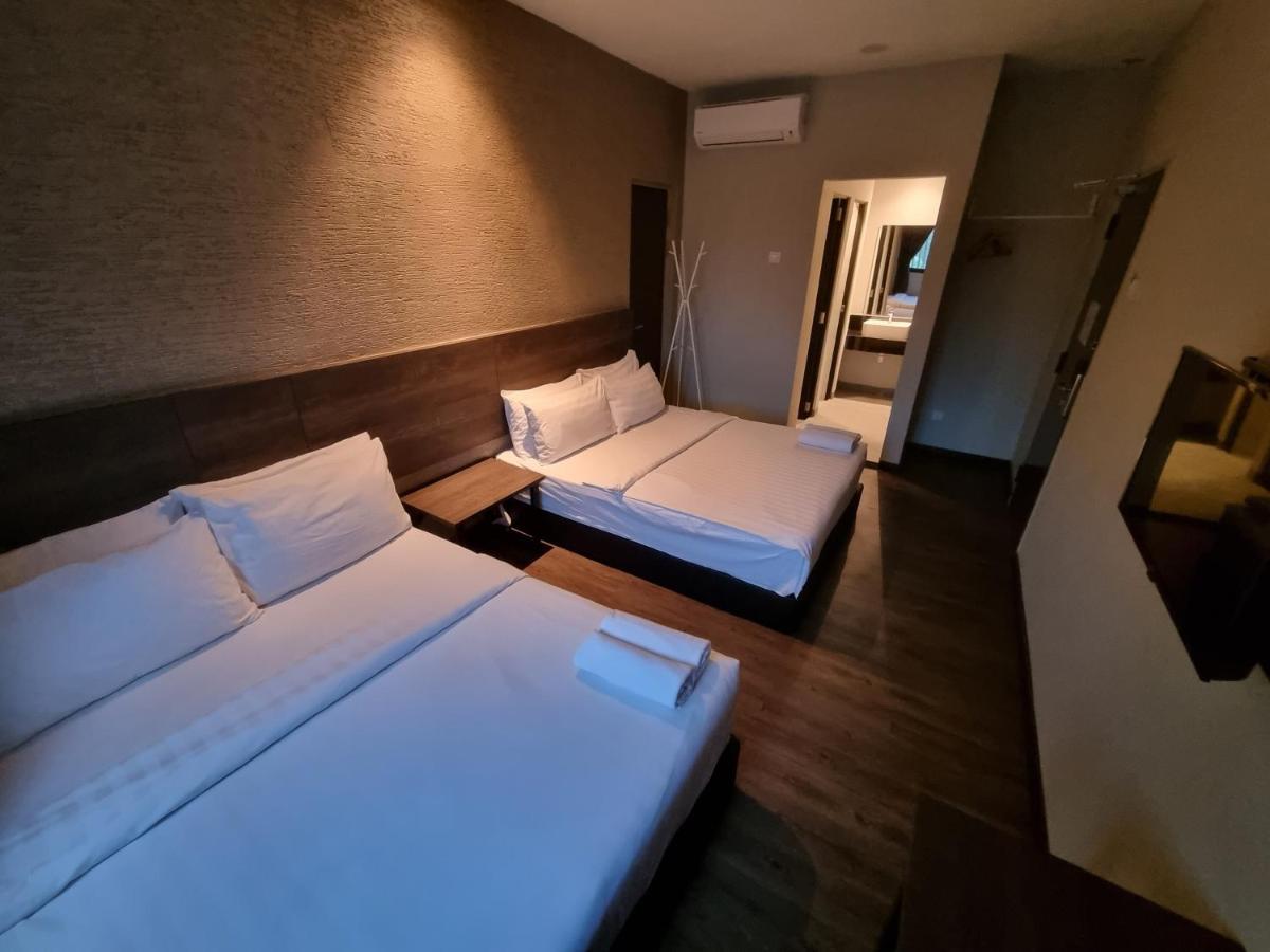 Miico Hotel @ Mount Austin Джохор-Бару Экстерьер фото
