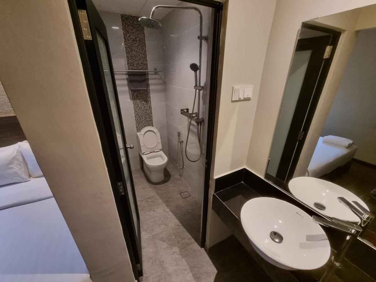 Miico Hotel @ Mount Austin Джохор-Бару Экстерьер фото