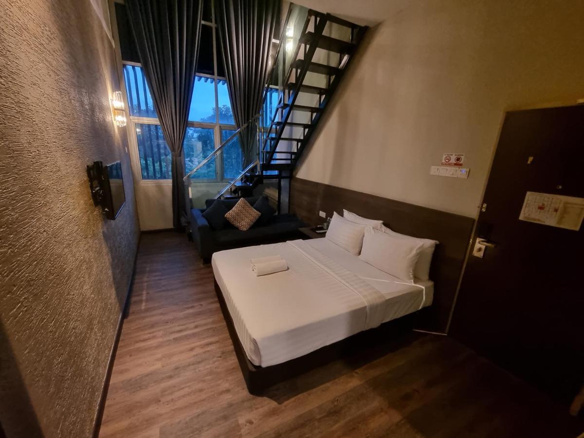 Miico Hotel @ Mount Austin Джохор-Бару Экстерьер фото