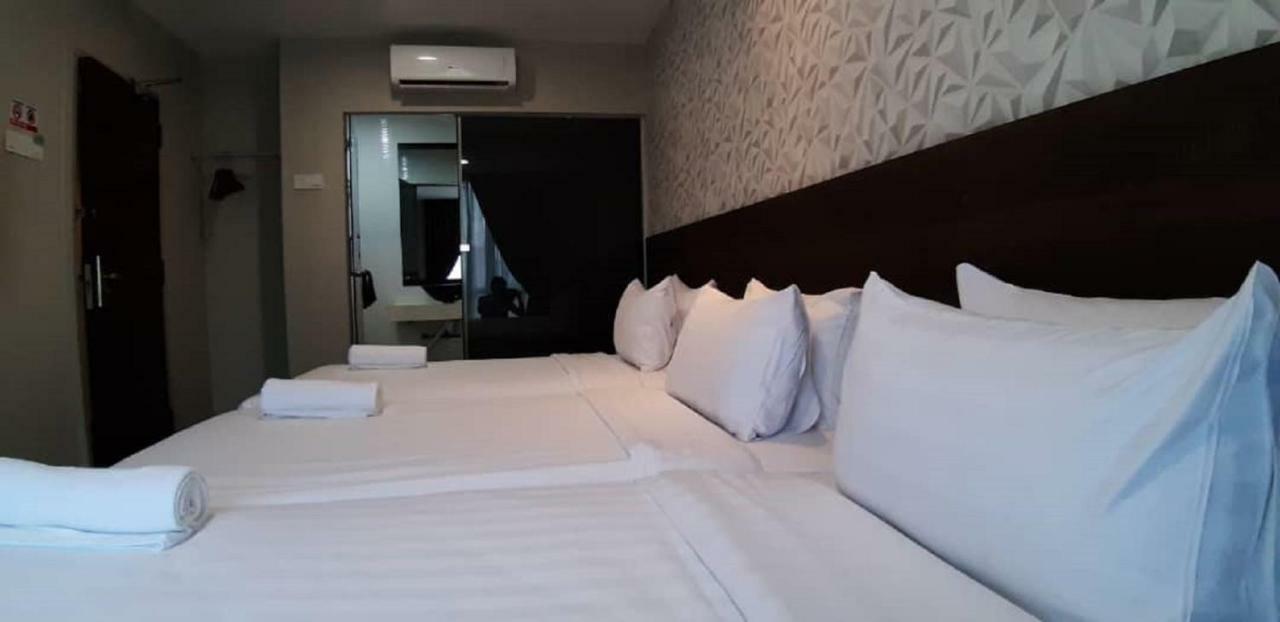 Miico Hotel @ Mount Austin Джохор-Бару Экстерьер фото