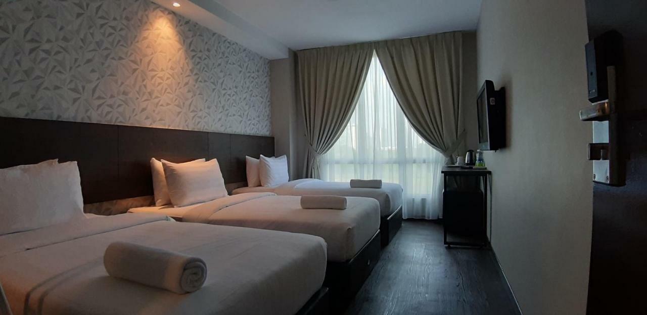 Miico Hotel @ Mount Austin Джохор-Бару Экстерьер фото