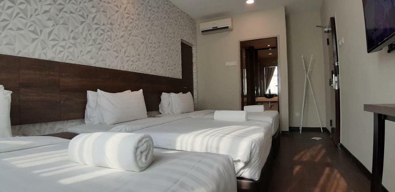 Miico Hotel @ Mount Austin Джохор-Бару Экстерьер фото