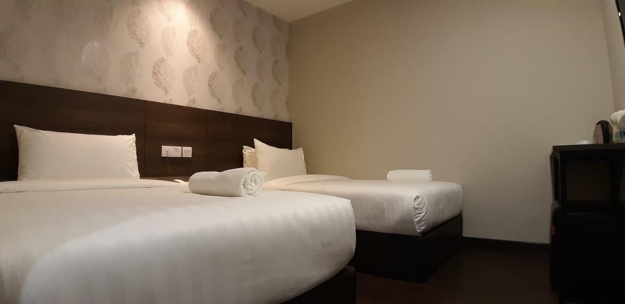 Miico Hotel @ Mount Austin Джохор-Бару Экстерьер фото