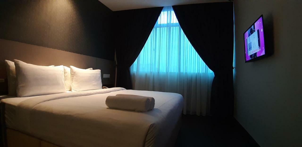 Miico Hotel @ Mount Austin Джохор-Бару Экстерьер фото