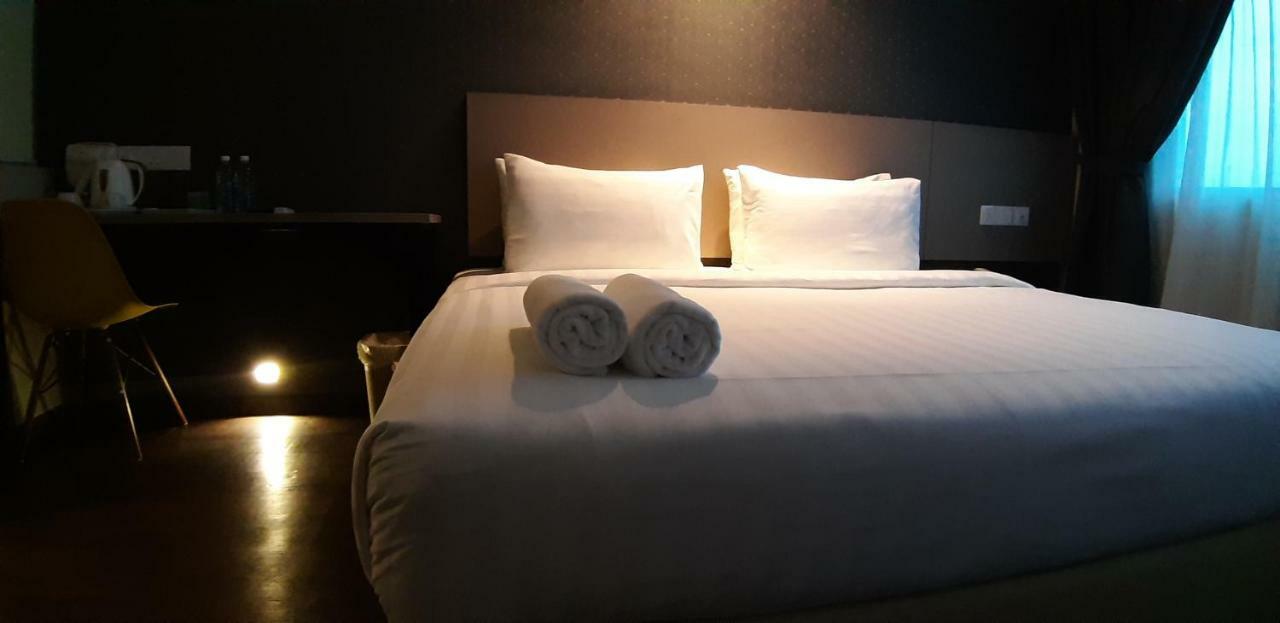 Miico Hotel @ Mount Austin Джохор-Бару Экстерьер фото