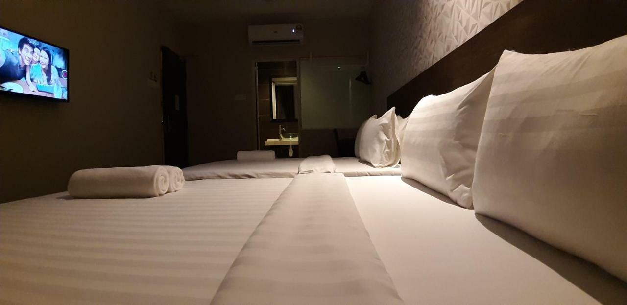 Miico Hotel @ Mount Austin Джохор-Бару Экстерьер фото