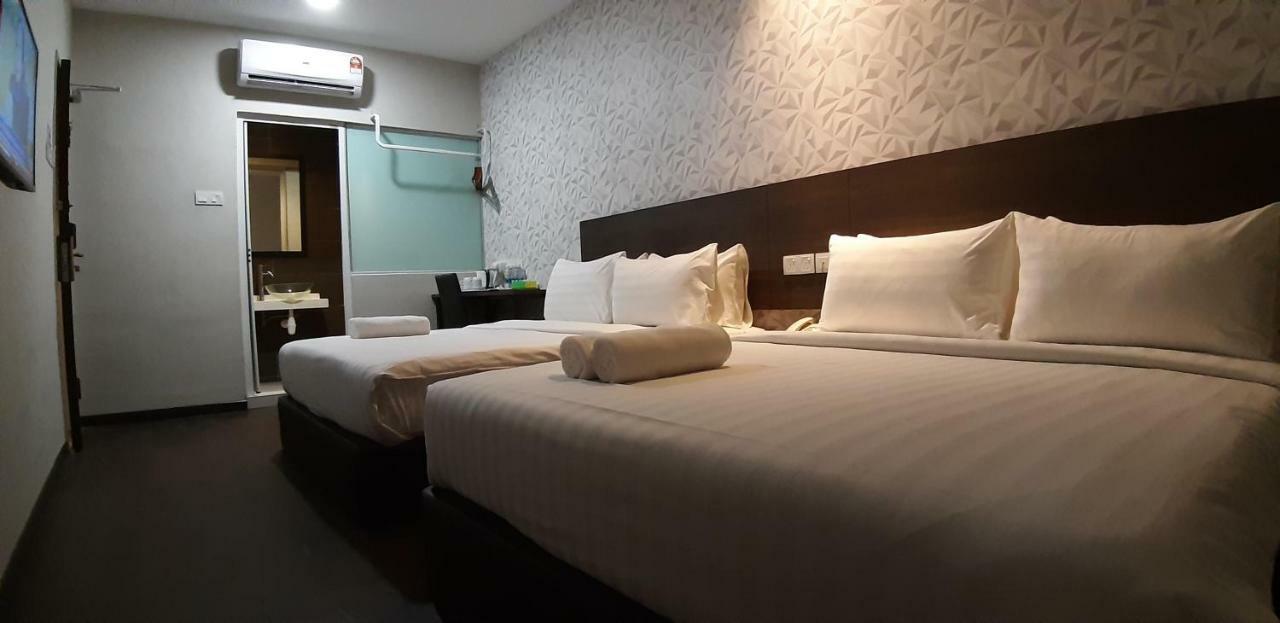 Miico Hotel @ Mount Austin Джохор-Бару Экстерьер фото