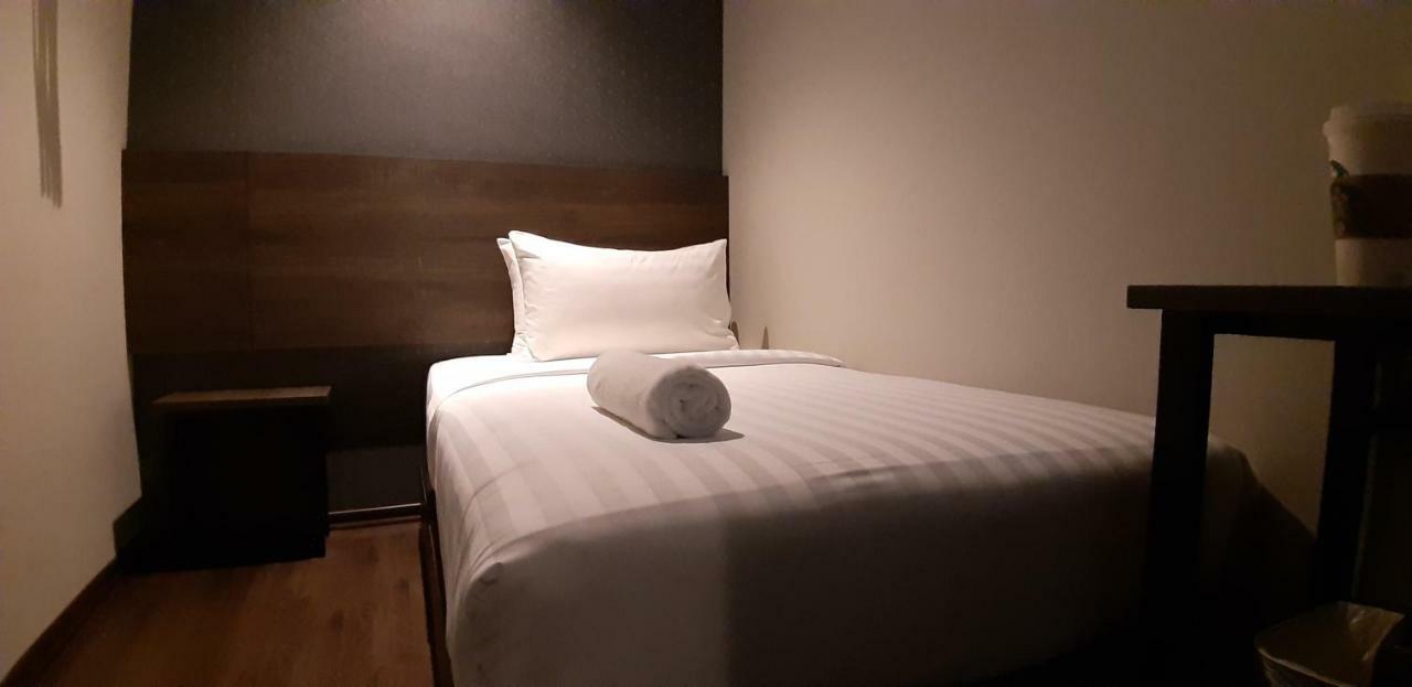 Miico Hotel @ Mount Austin Джохор-Бару Экстерьер фото