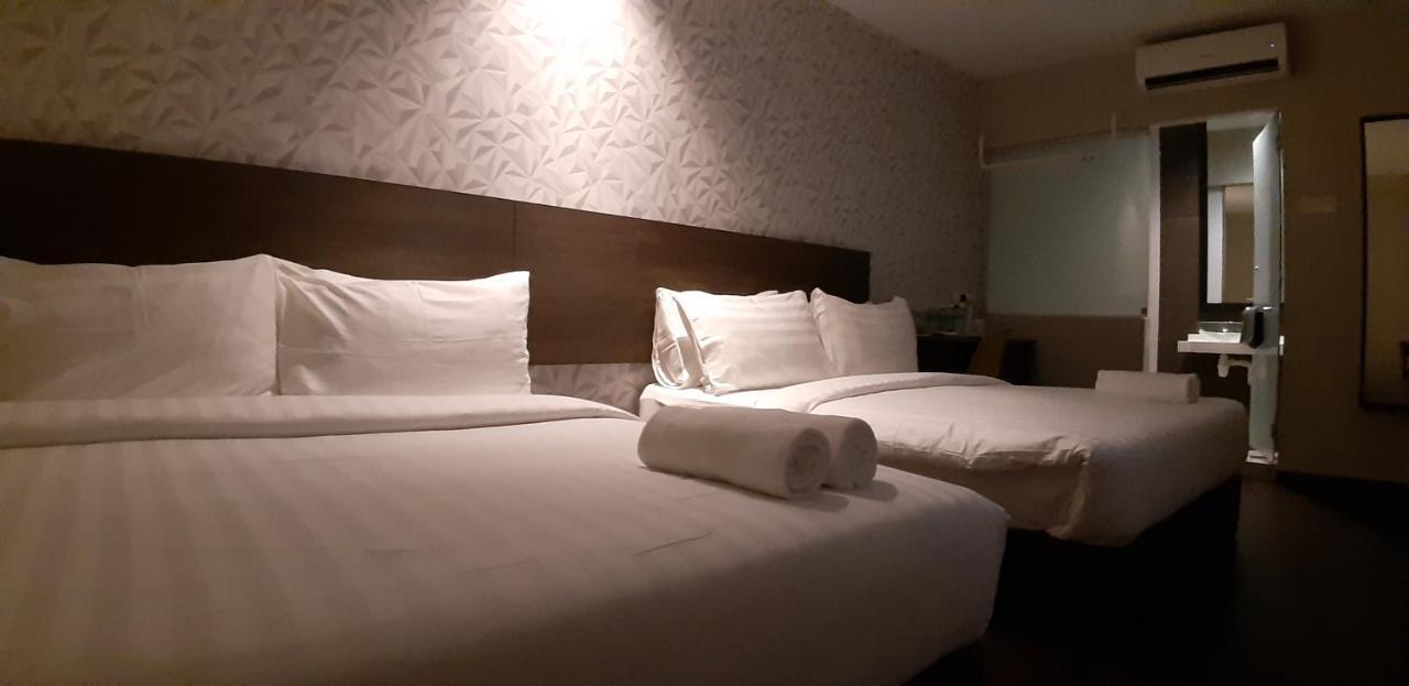 Miico Hotel @ Mount Austin Джохор-Бару Экстерьер фото