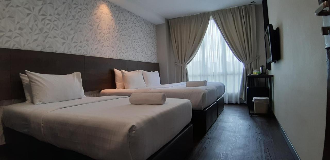 Miico Hotel @ Mount Austin Джохор-Бару Экстерьер фото