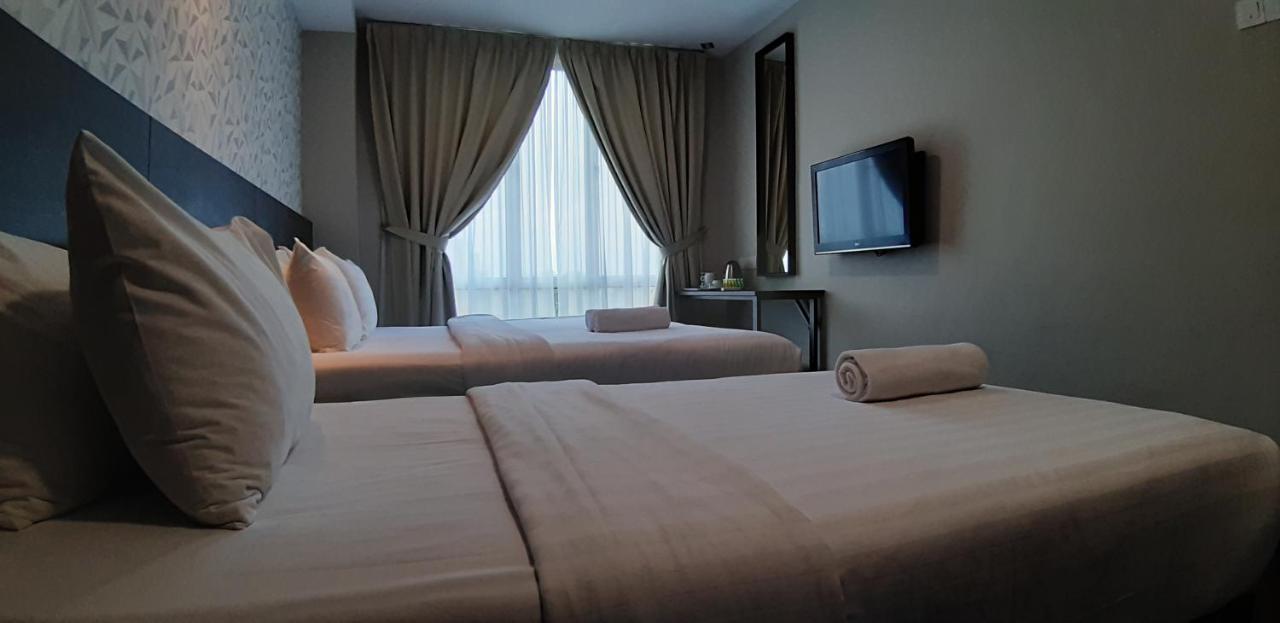 Miico Hotel @ Mount Austin Джохор-Бару Экстерьер фото